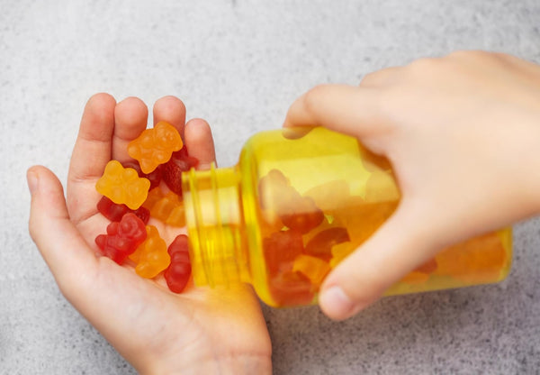 Guminukai vitaminai – didesnė nauda ar žala? Atsako burnos higienistė Greta