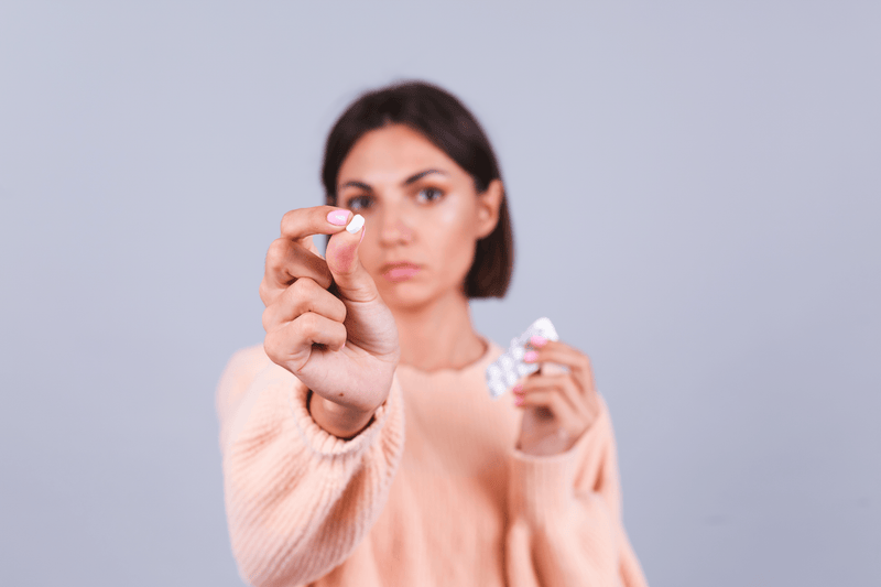 Kontraceptinės tabletės ir burnos sveikata: ką moterys turi žinoti