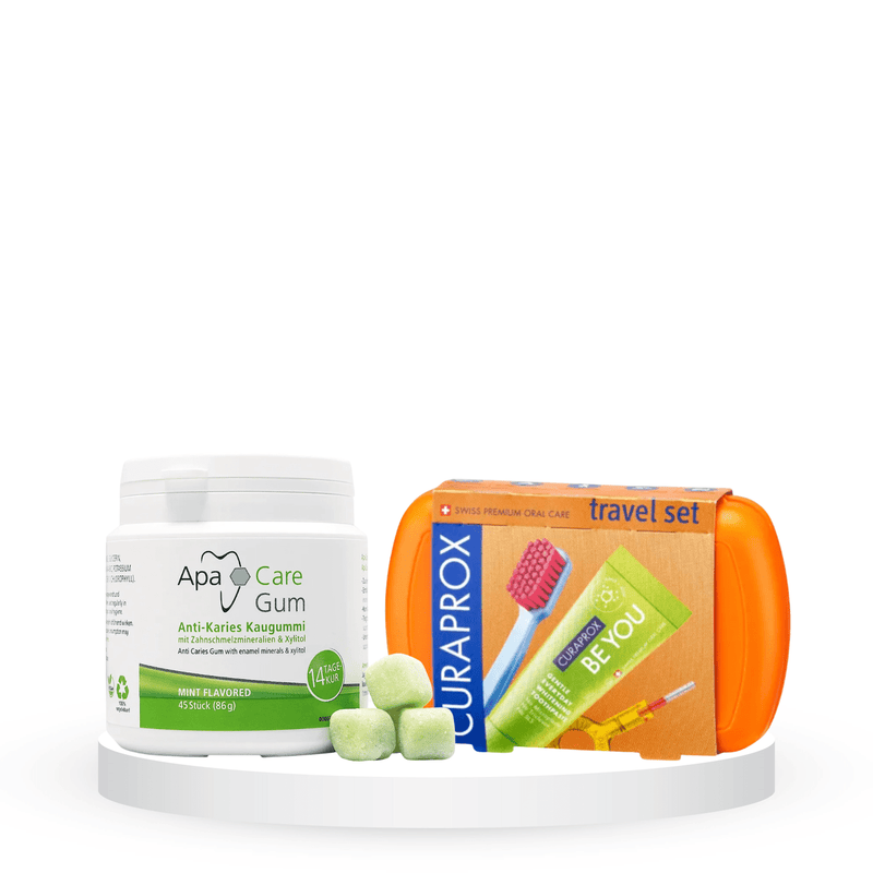 Balinantis ir emalį stiprinantis komplektas: "Curaprox Be You Travel" kelioninis rinkinys ir "Apacare" kramtoma guma (45 vnt.)