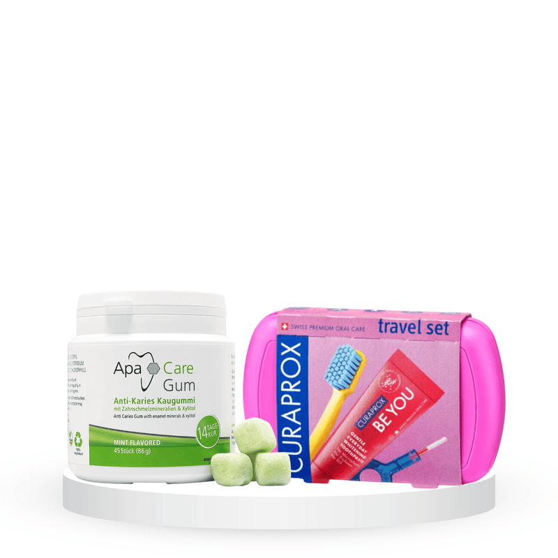 Balinantis ir emalį stiprinantis komplektas: "Curaprox Be You Travel" kelioninis rinkinys ir "Apacare" kramtoma guma (45 vnt.)