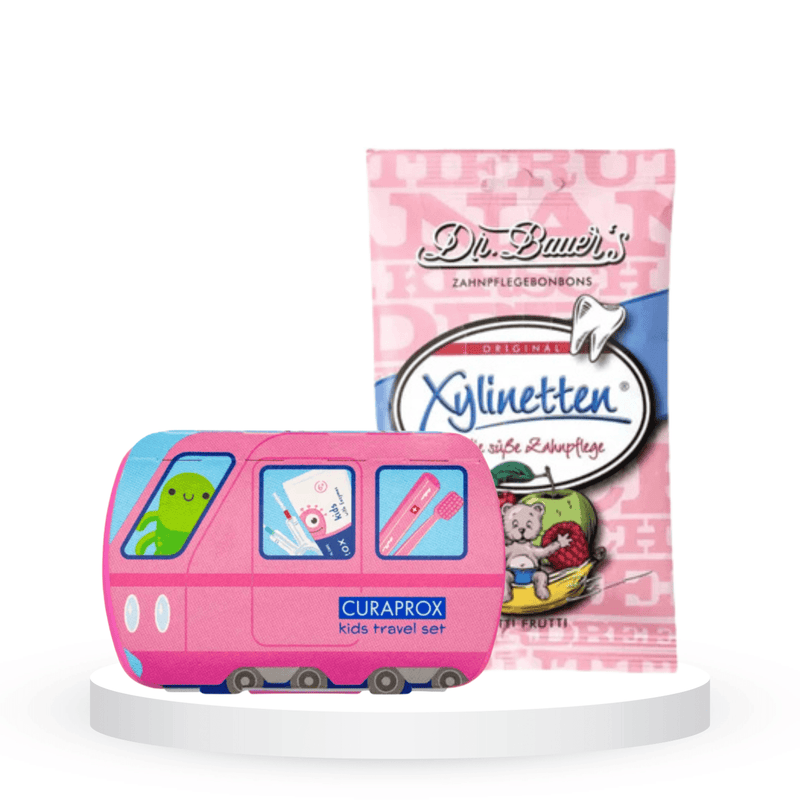 Komplektas vaikams: "Curaprox Kids Travel Set" kelioninis burnos priežiūros rinkinys ir "Dr. Bauer's Xylinetten" pastilės su saldikliu ksilitoliu (30 vnt.)