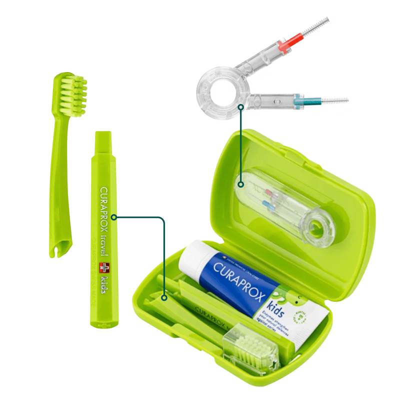 "Curaprox Kids Travel Set" kelioninis burnos priežiūros rinkinys vaikams (6-12 m.)