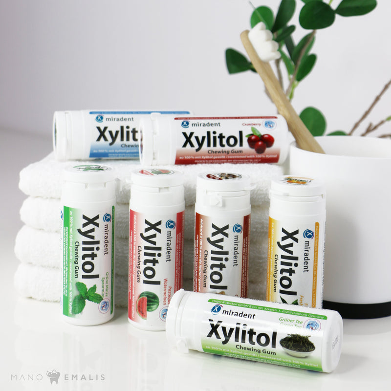 "Miradent Xylitol" becukrė kramtoma guma su ksilitoliu (įvairių skonių), 30 vnt.